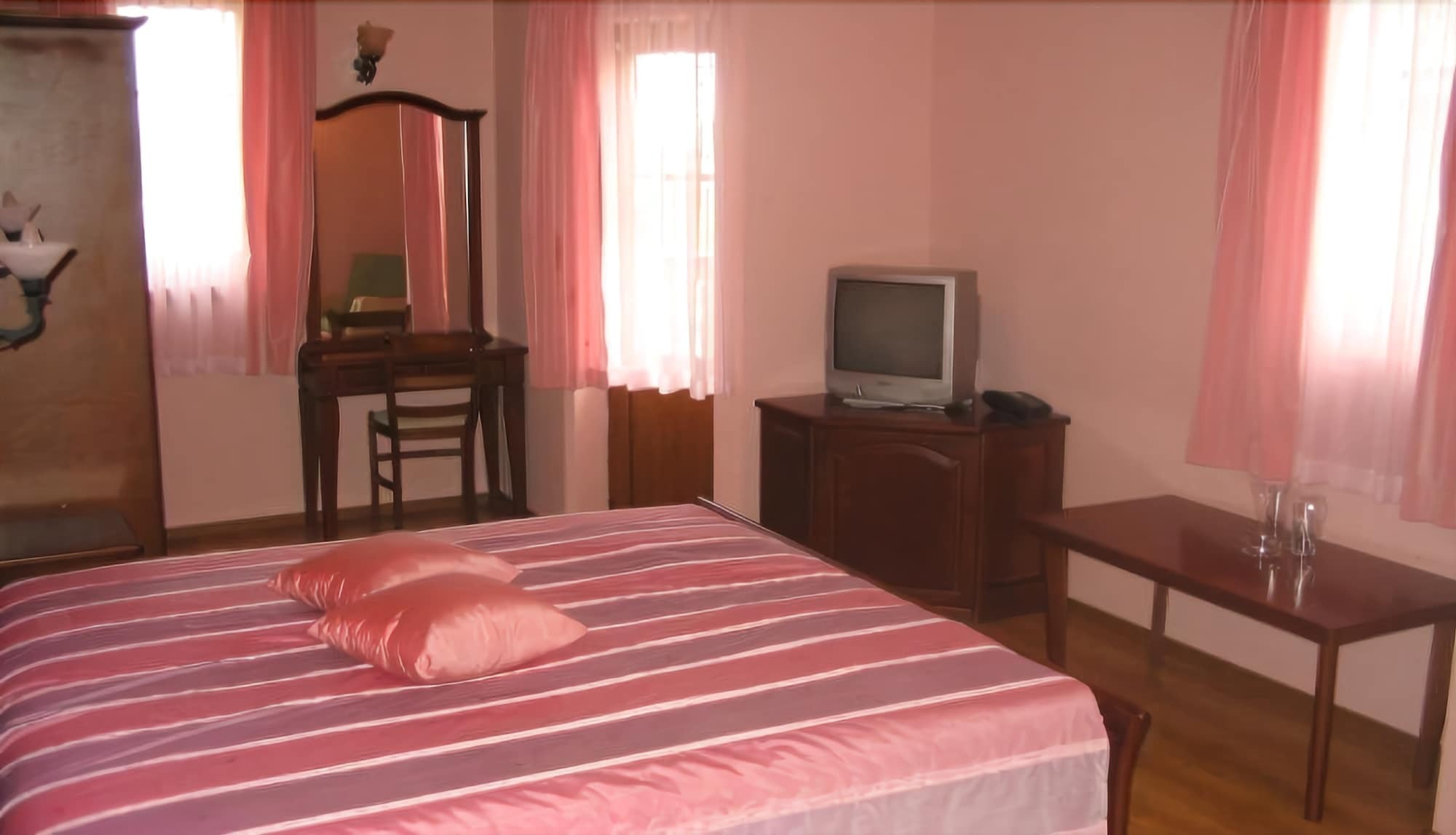 Hotel Izvora クラネヴォ エクステリア 写真